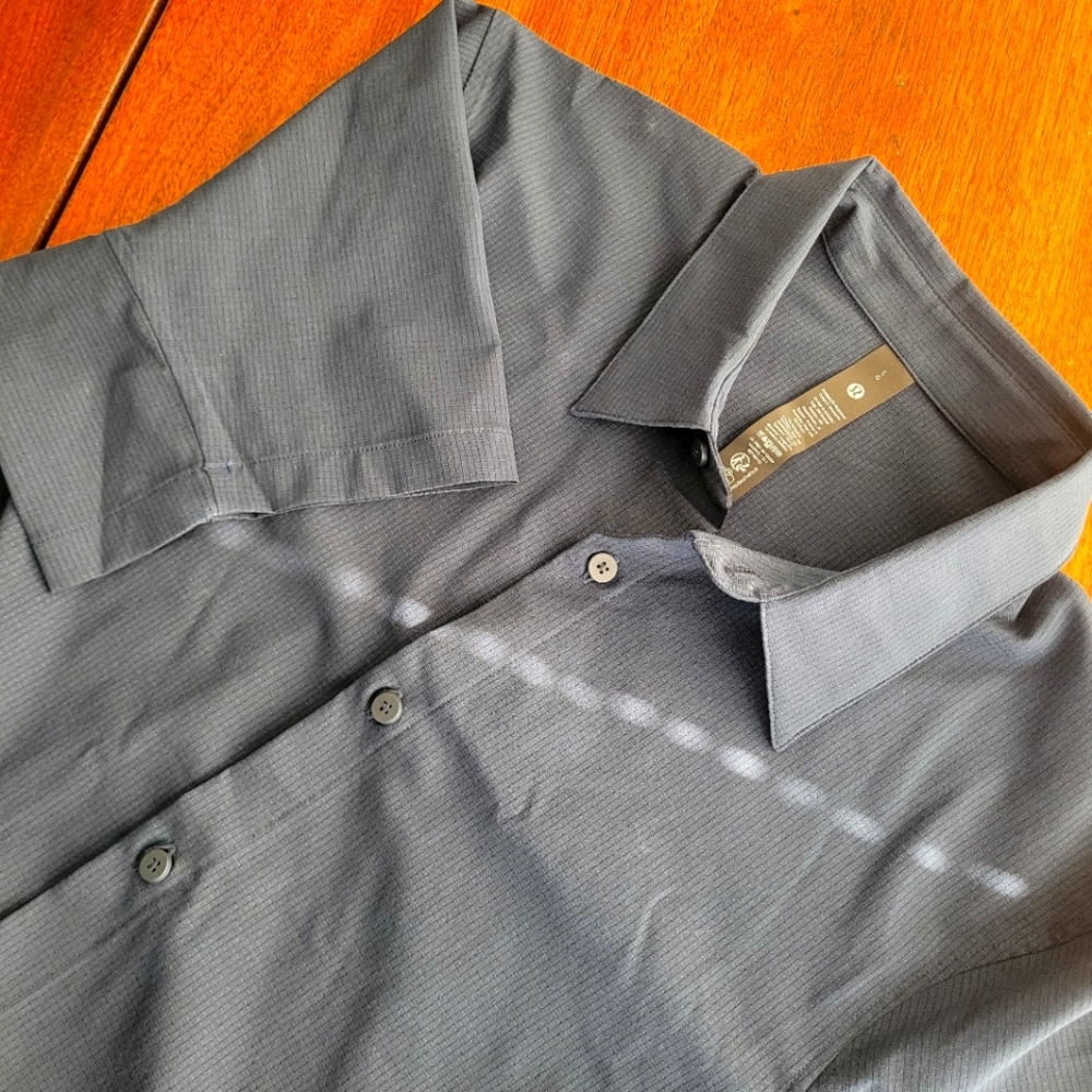 Lululemon Navy Blue Men's Button UpAiring Easy Short-Sleeve Shirt Size L NWOT